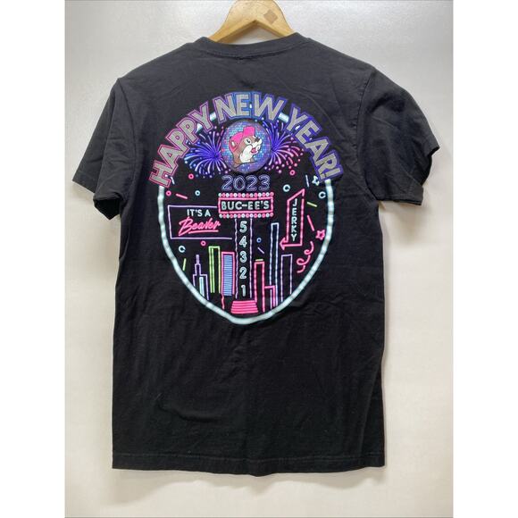 Buc ee’s 2023 New Years Eve. Black Short Sleeve T-shirt Men’s Small 34-36 - Picture 1 of 8